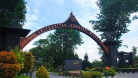 Gapura Akses Keluar Masuk Kampus UNS (dok. UNS)